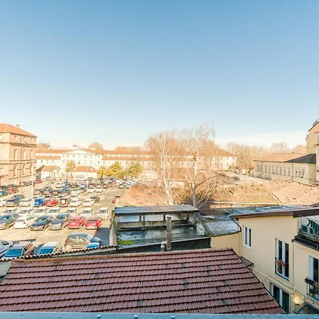 Guesthost - The Booklover Apartment *