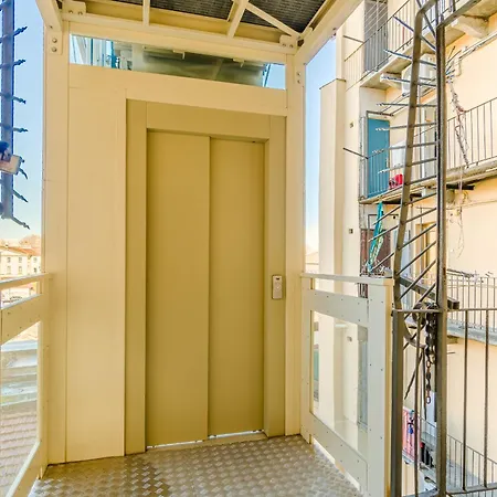 Guesthost - The Booklover Apartment