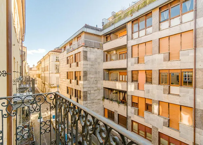 Guesthost - The Booklover * Turin