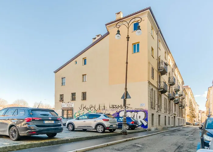 Guesthost - The Booklover * Turin