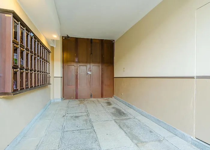 Guesthost - The Booklover